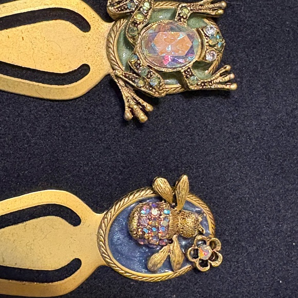 Gold Frog and Bee Bookmarks - Picture 2 of 3